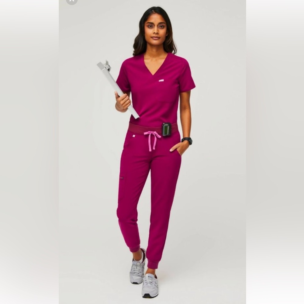 FIGS Women's Dark Magenta Zamora Jogger XSP/ Catrina one pocket XS Scrub Set